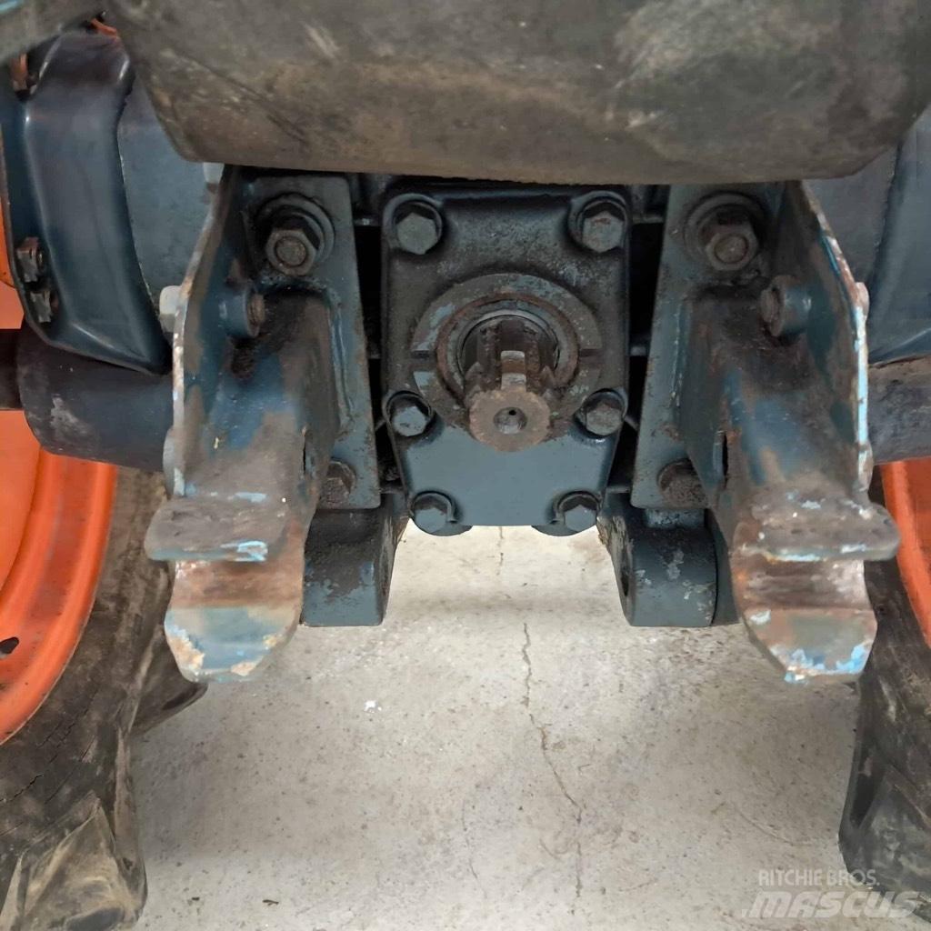 Kubota B 7000 Tractoren