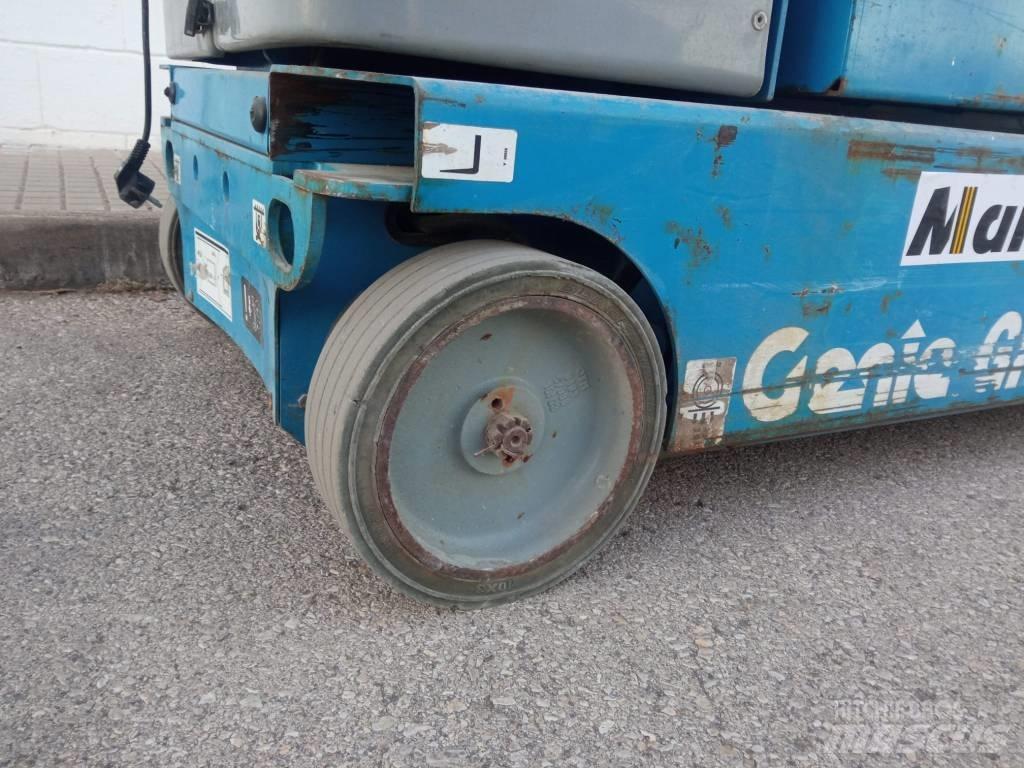 Genie GRC 12 Personenliften en invalideliften