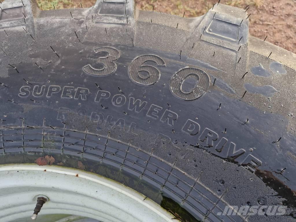 Alliance 800/65-R32 Banden, wielen en velgen