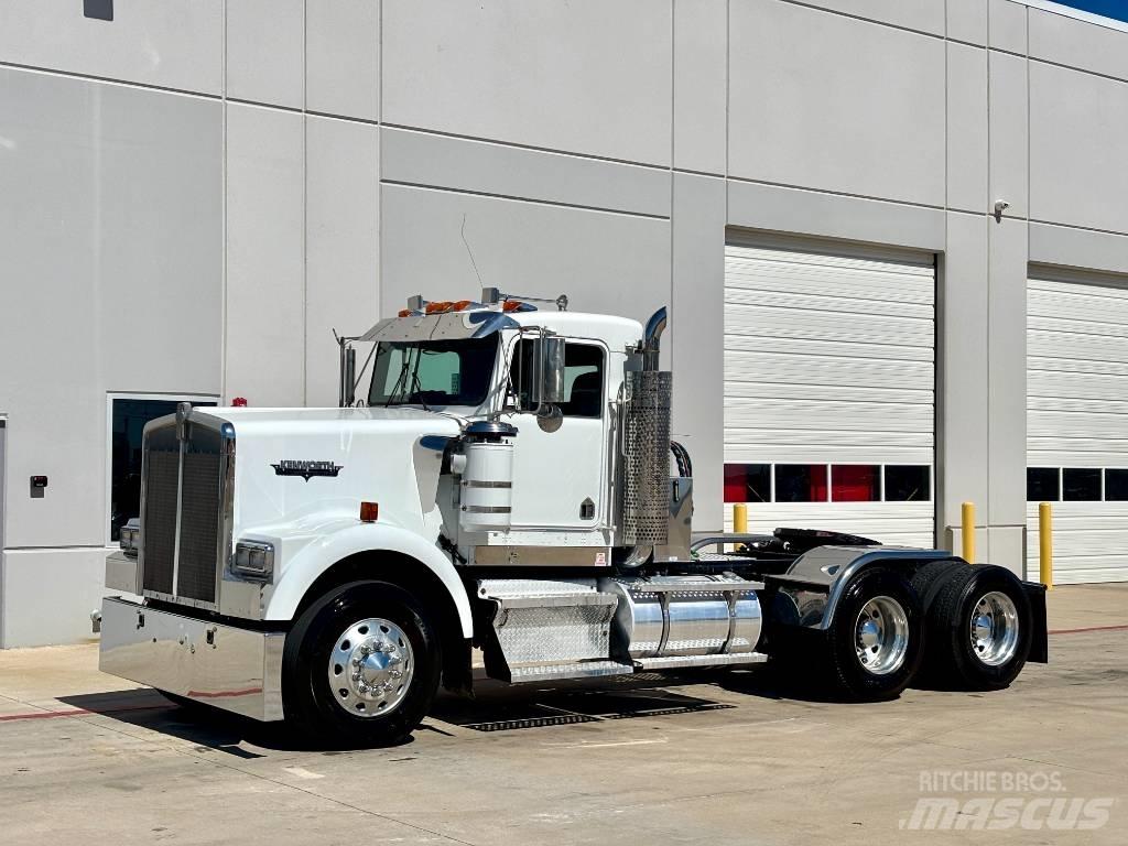 Kenworth W 900 Trekkers
