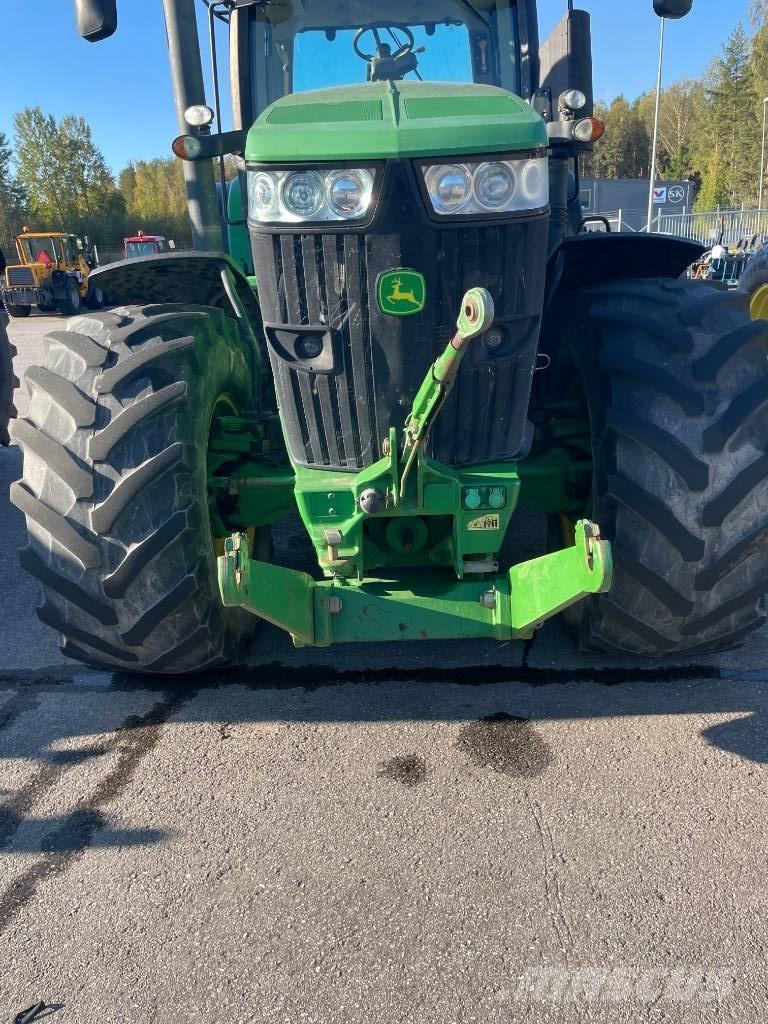 John Deere 7200 R Tractoren