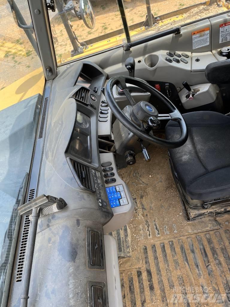 Komatsu HM 400 Knik dumptrucks