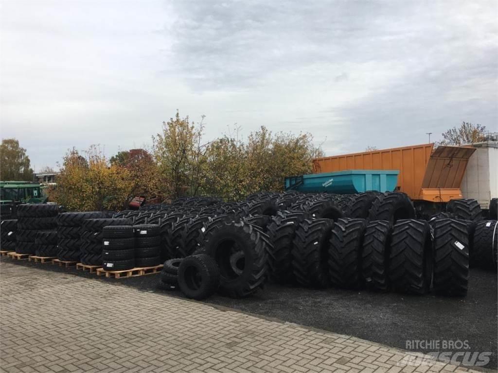  13.6-28 *** GRI *** Banden, wielen en velgen