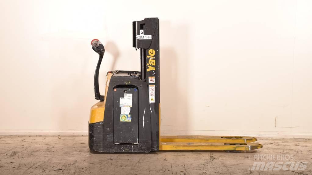 Yale MS 14 AC Stapelaar meeloop