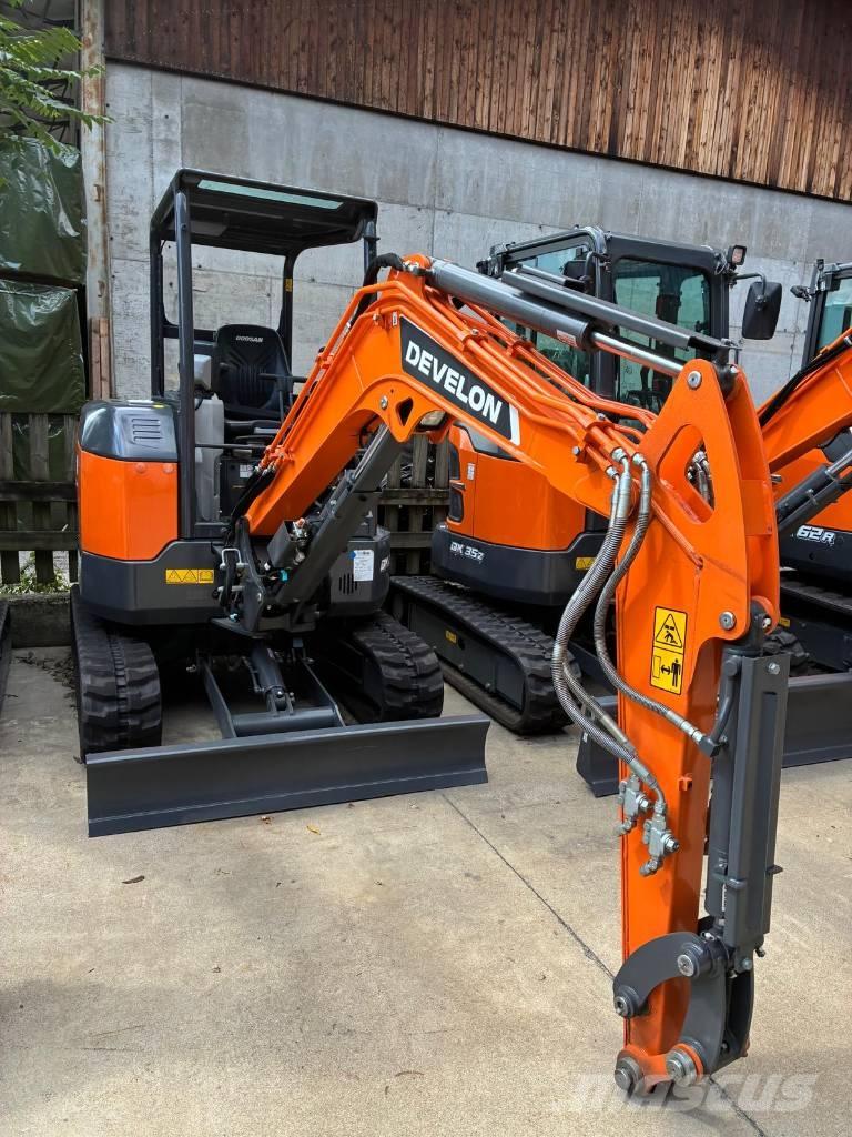 Develon DX 27 Z-7 Minigraafmachines < 7t