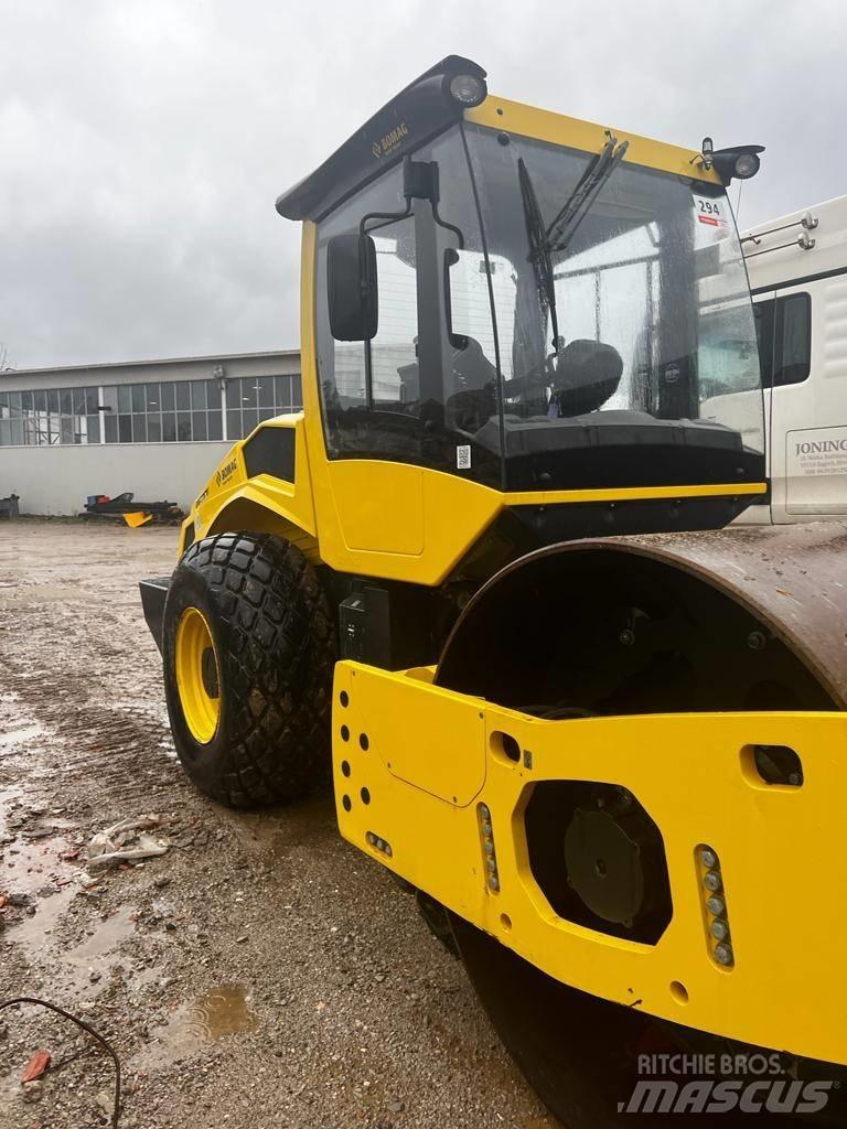 Bomag BW211 D5 Trilrolwalsen