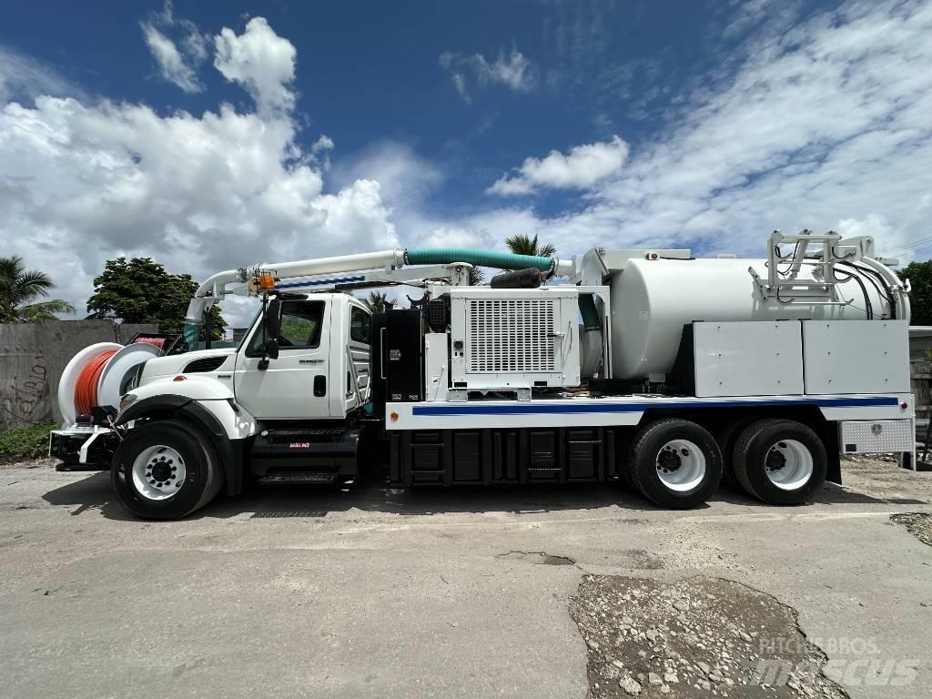 International 7400 Kolkenzuigers