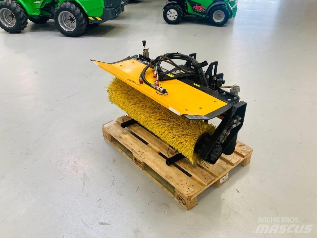 GMR Kost 120 cm Veegmachines
