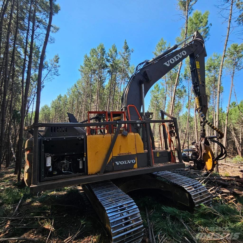 Volvo EC 200 E Graafmachines voor de bosbouw