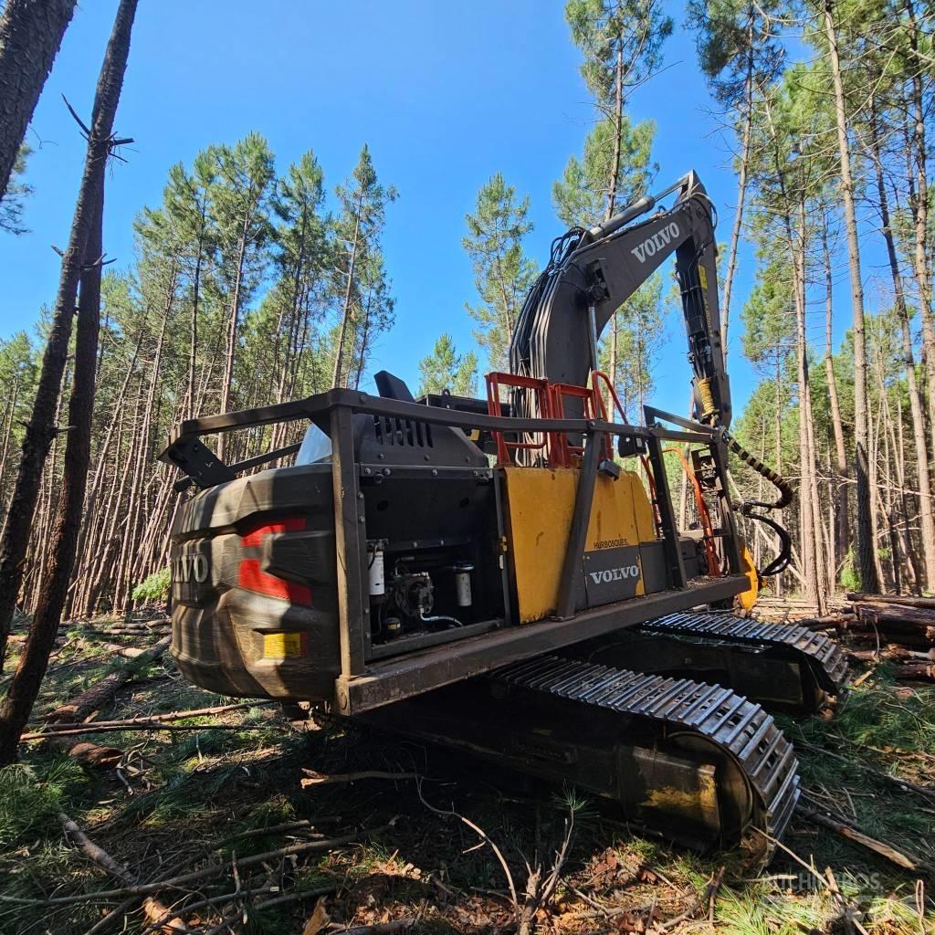 Volvo EC 200 E Graafmachines voor de bosbouw