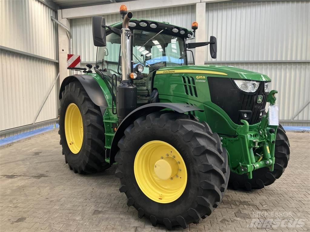 John Deere 6215R Tractoren