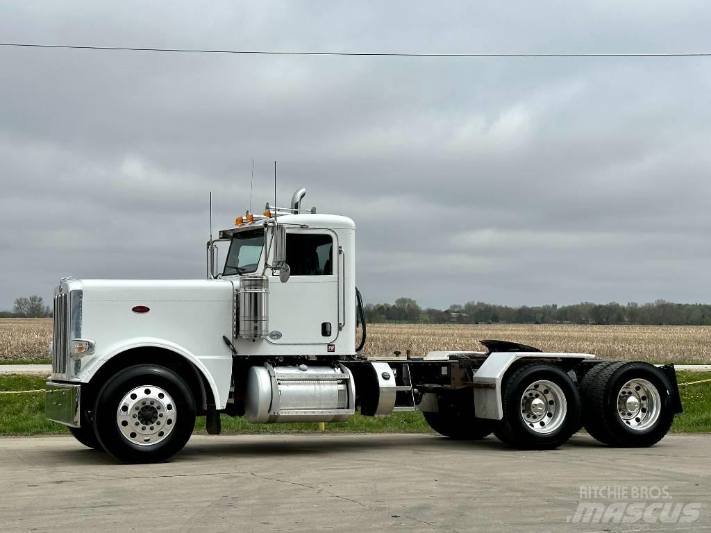 Peterbilt 389 Trekkers