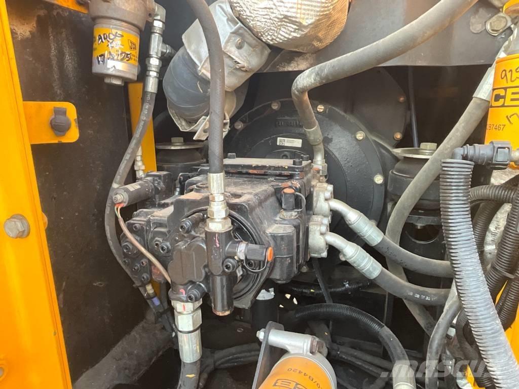 JCB JS 130 LC 4F Rupsgraafmachines