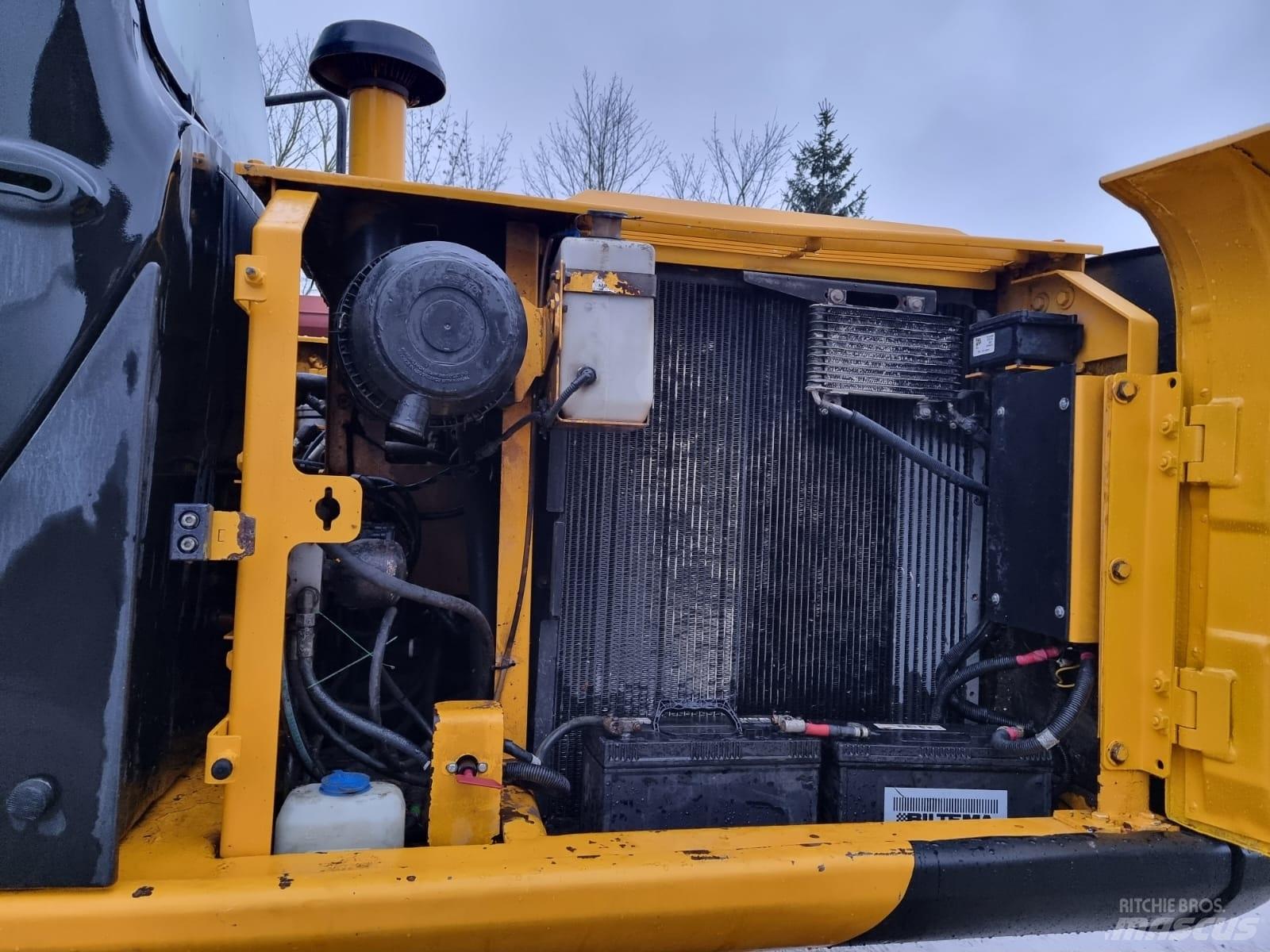 JCB JS 160 LC Rupsgraafmachines