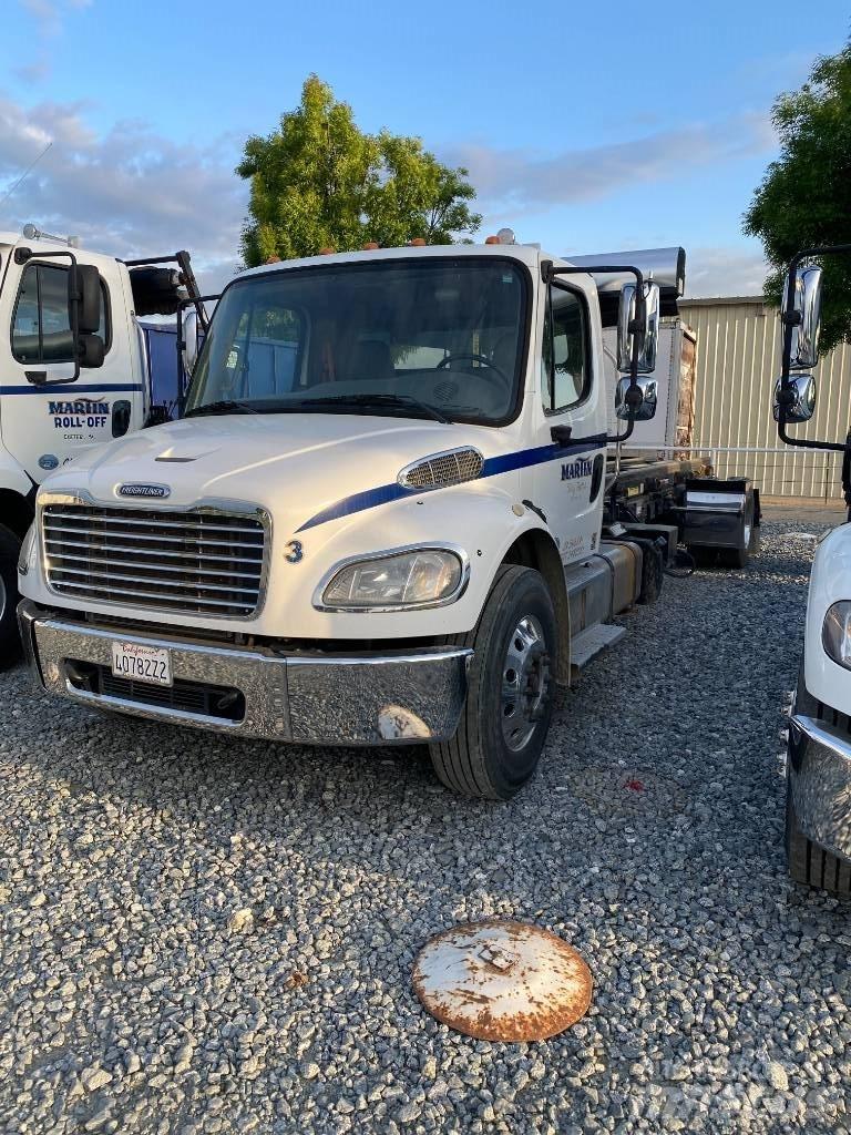 Freightliner CB Containertrucks met kabelsysteem