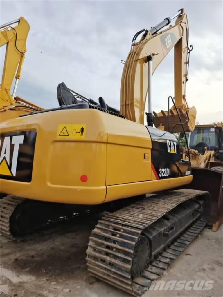 CAT 323 GC Rupsgraafmachines