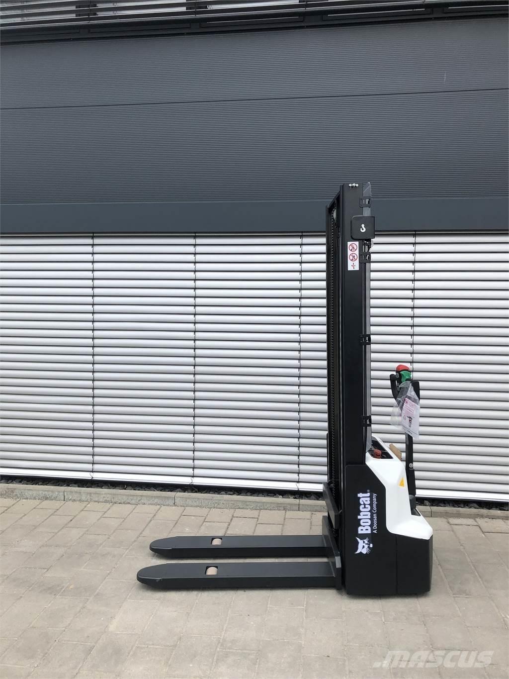 Bobcat LSM12N Stapelaar meeloop