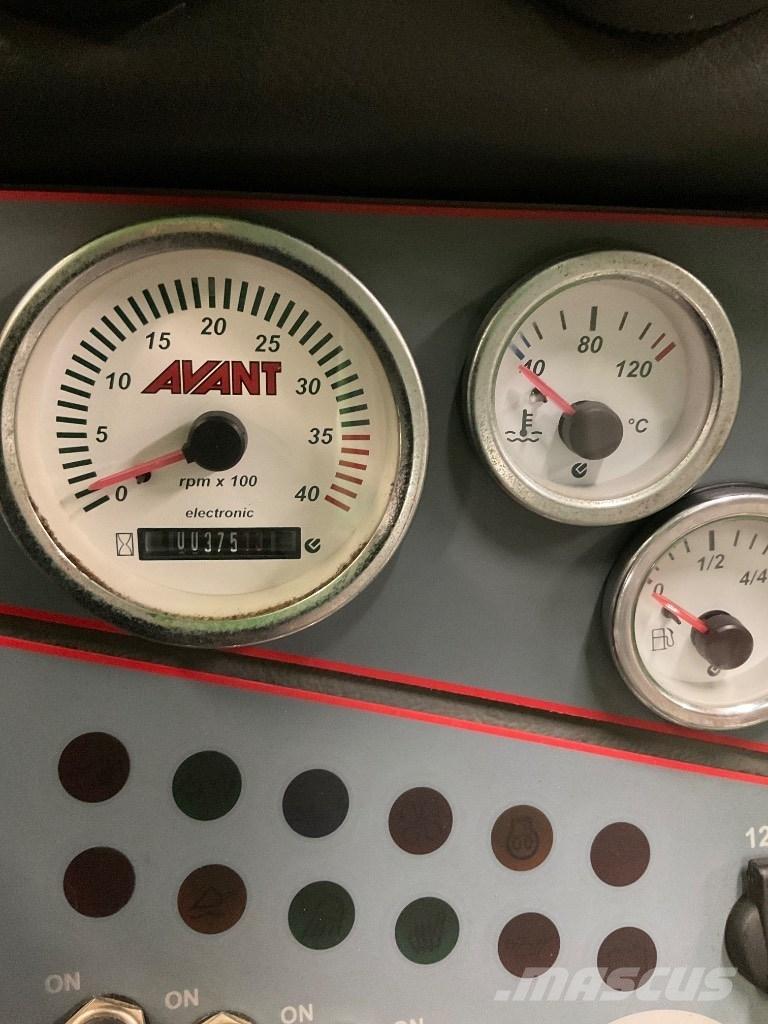 Avant 528 Knik- en schrankladers