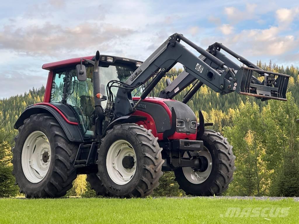 Valtra N 111 HiTech Tractoren
