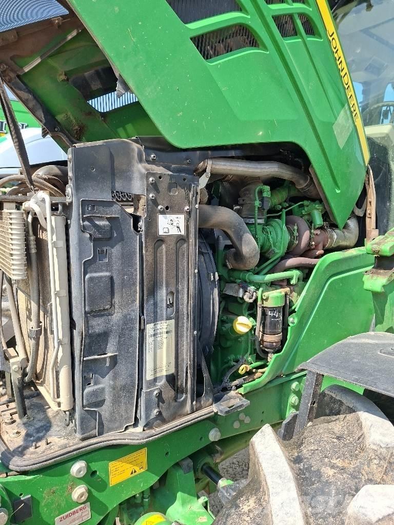 John Deere 6110M Tractoren