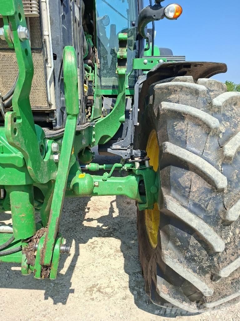 John Deere 6110M Tractoren