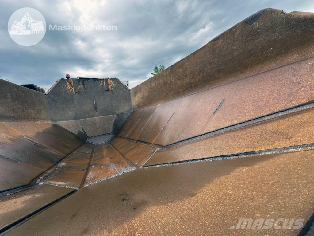 Moxy MT 25 Knik dumptrucks