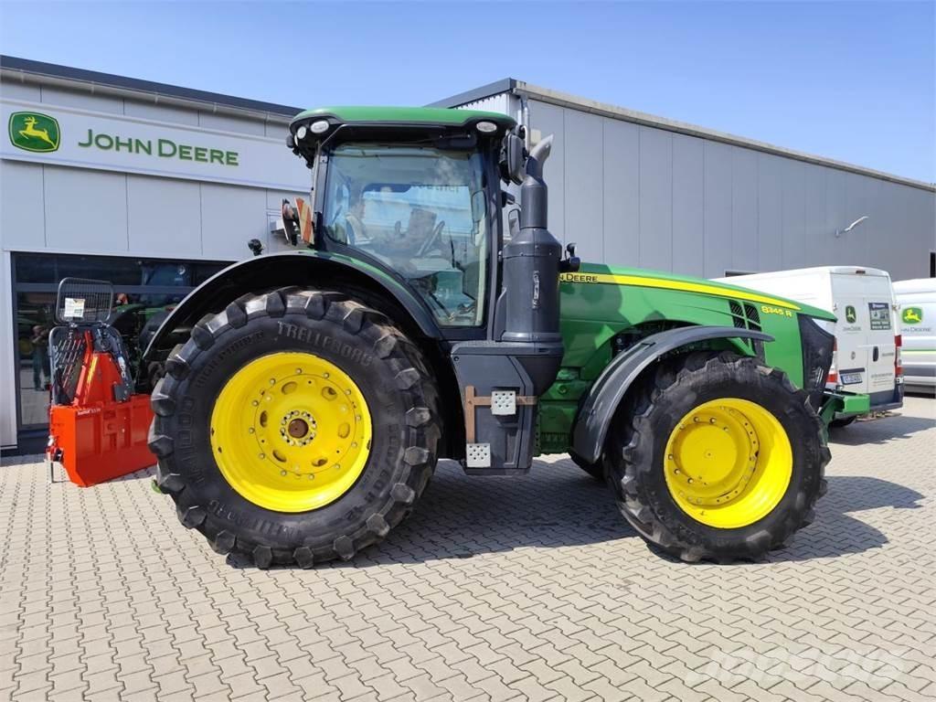 John Deere 8345R Tractoren
