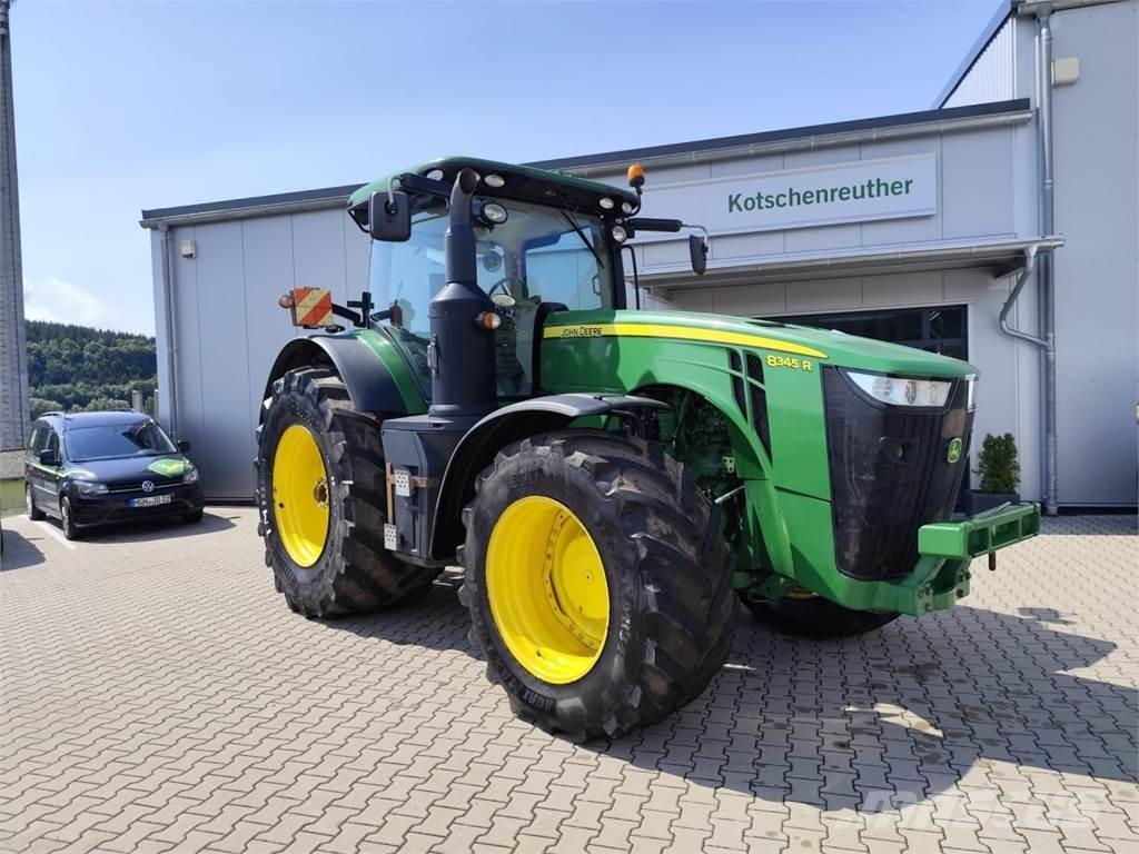 John Deere 8345R Tractoren