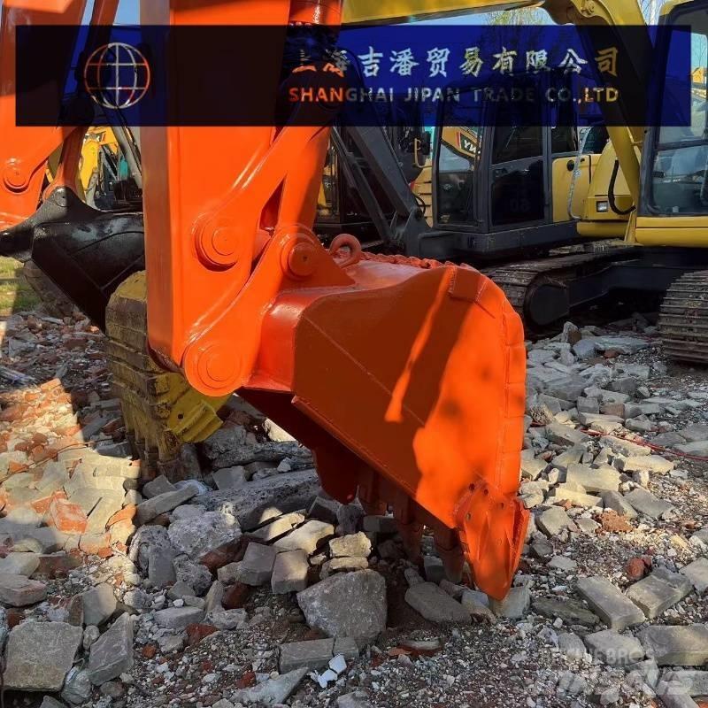 Hitachi ZX 135 Rupsgraafmachines