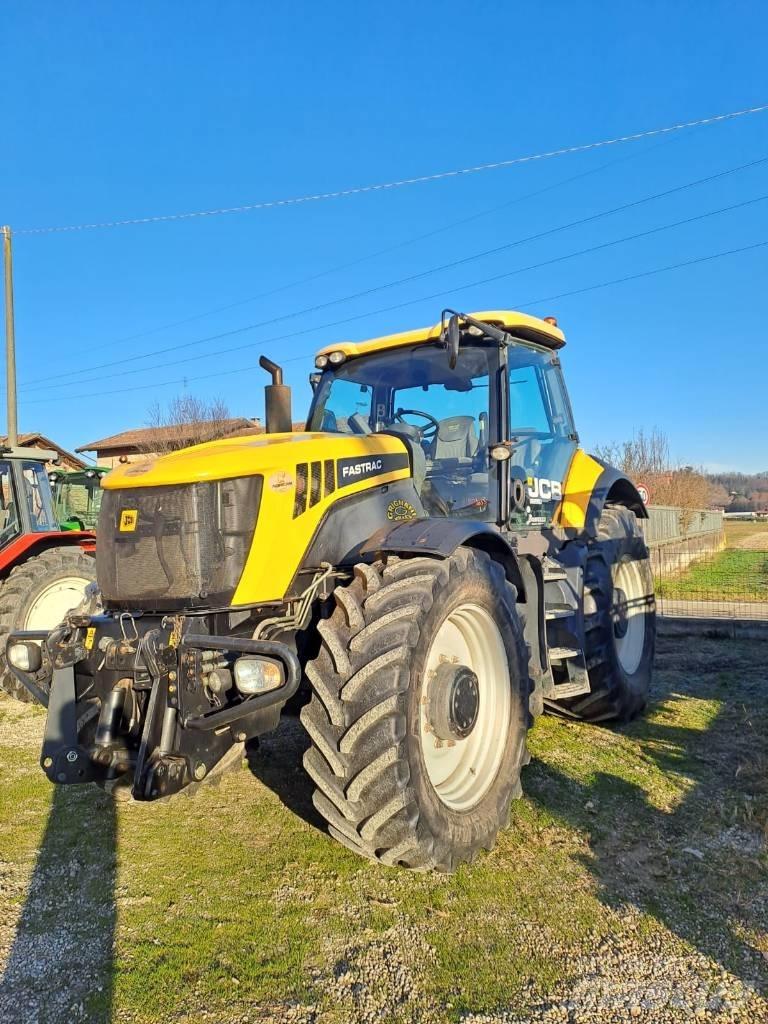 JCB Fastrac 8250 Tractoren