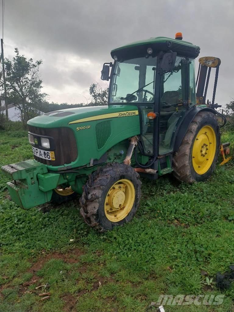 John Deere 5075 E Tractoren