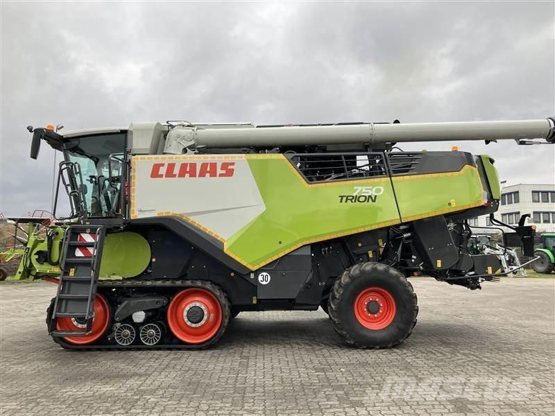 CLAAS TRION 750 TT Maaidorsmachines