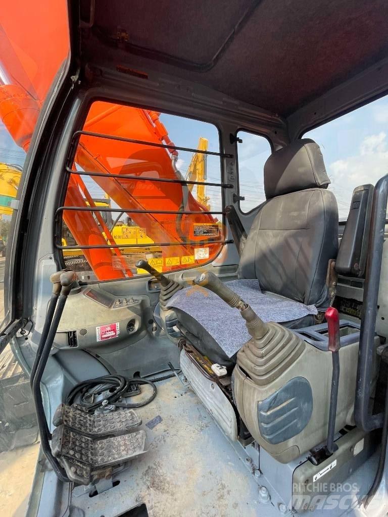 Hitachi EX 200 Rupsgraafmachines