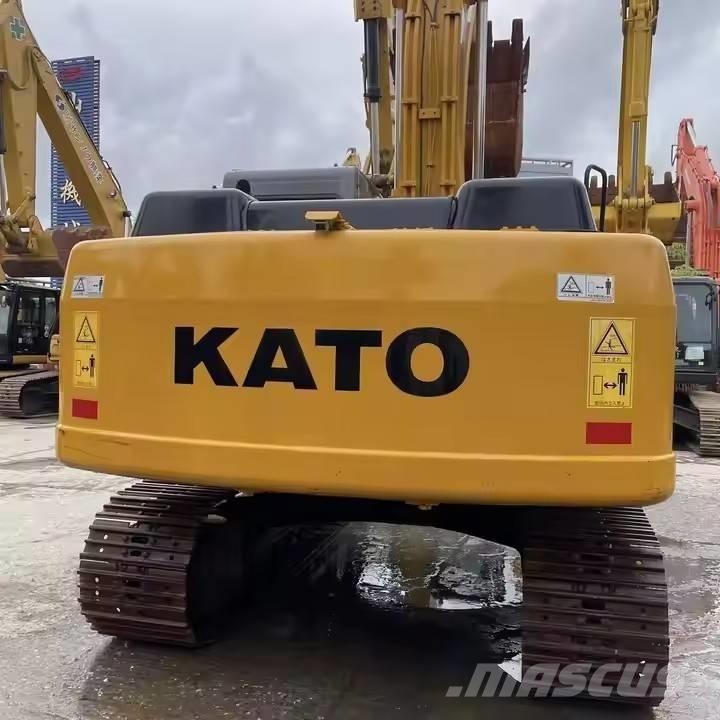 Kato HD 820 Rupsgraafmachines