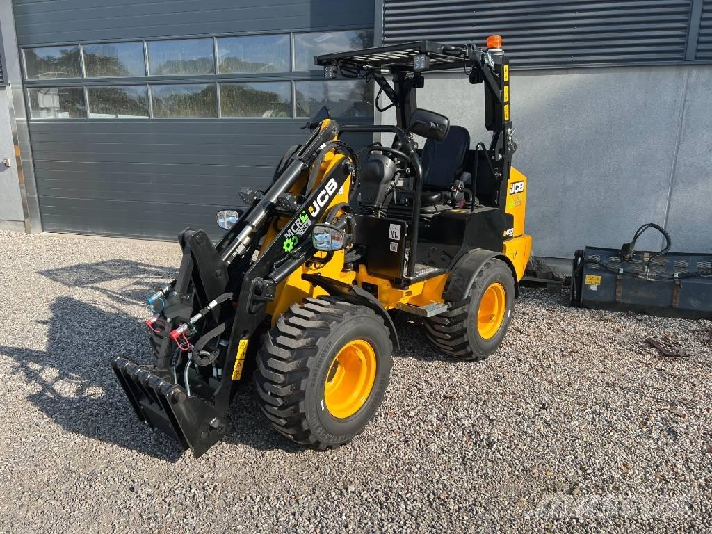 JCB 403 Plus Miniladers