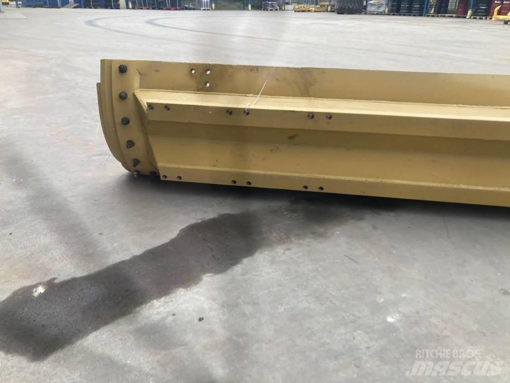 CAT 140M Moldboard Bladen