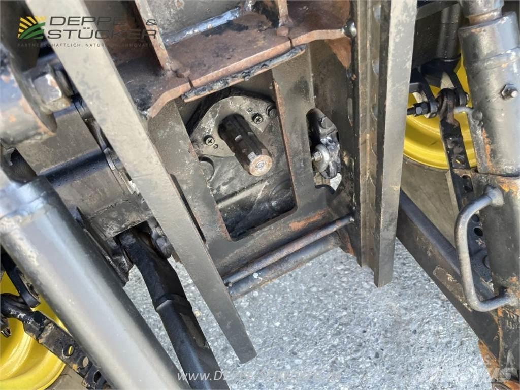 John Deere 3320 Compacttrekkers