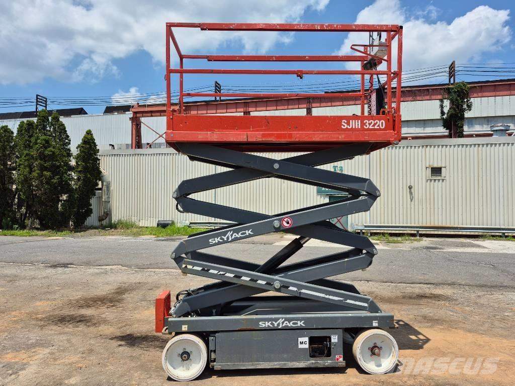 SkyJack SJ 3220 Schaarhoogwerkers