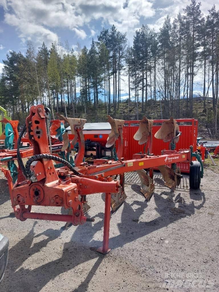 Kverneland EM 85 4 Wentelploegen