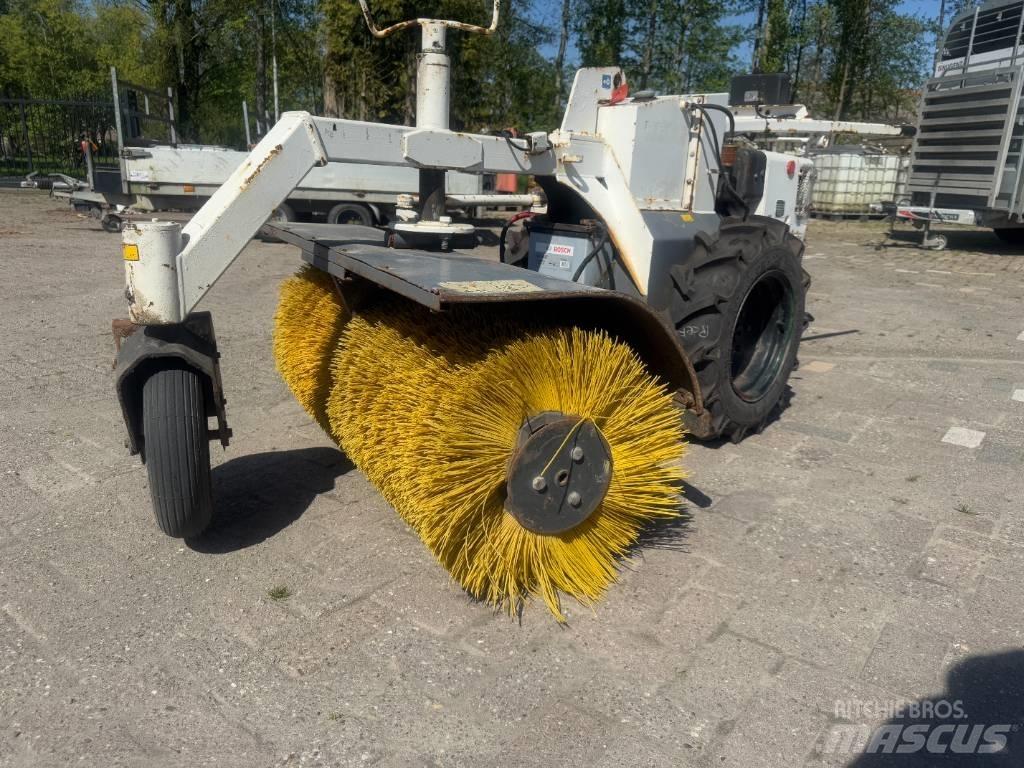 Hatz Veger Veegmachines