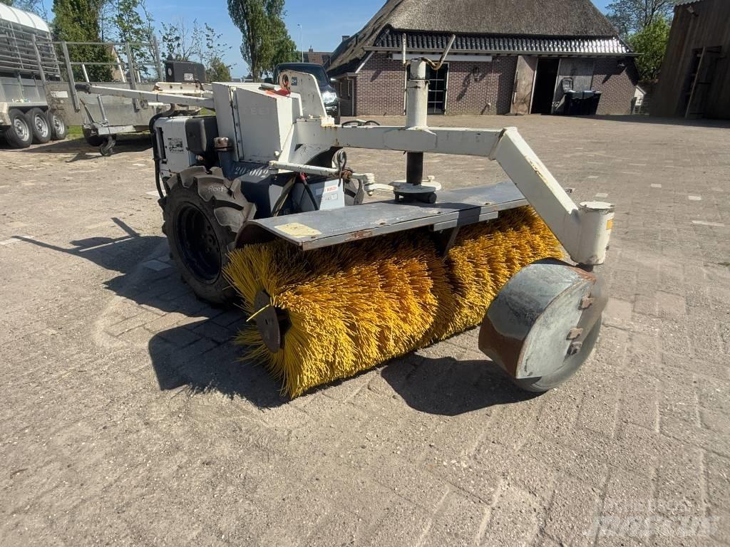 Hatz Veger Veegmachines
