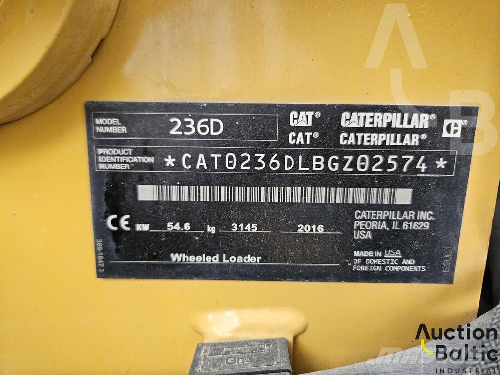 CAT 236 D Schrankladers