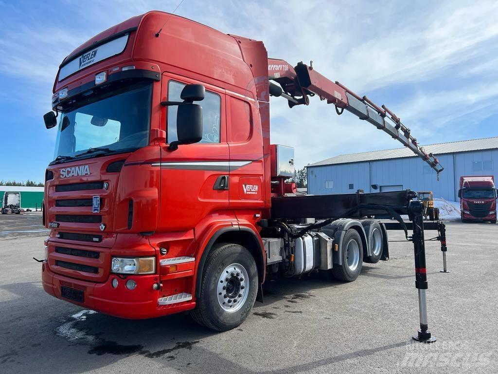 Scania R 580 Vlakke laadvloer met kraan