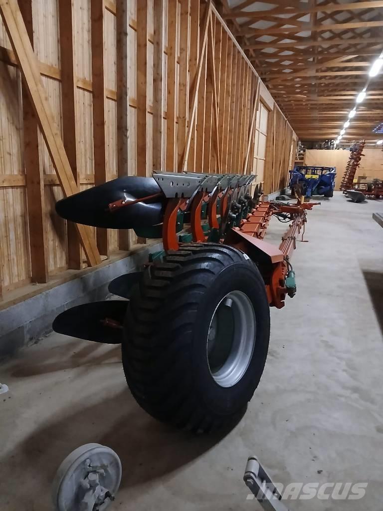 Kverneland PB100-8 Wentelploegen