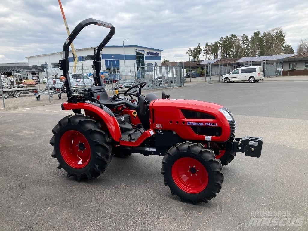 Branson 2500h Tractoren