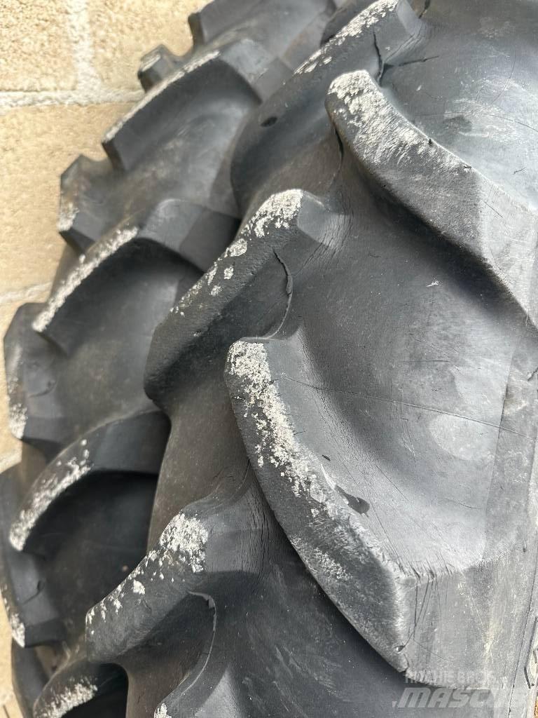 Michelin 230/95R48 Banden, wielen en velgen