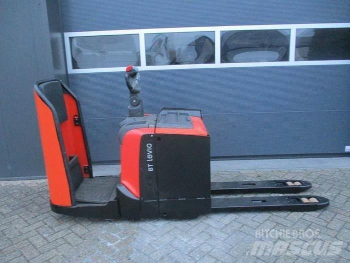 Toyota LPE 250 Meerij pallettruck met platform