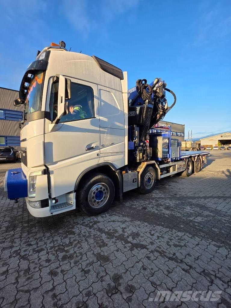 Volvo FH 540 Vlakke laadvloer met kraan