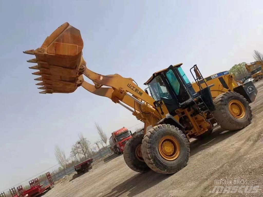 CAT 660D Wielladers