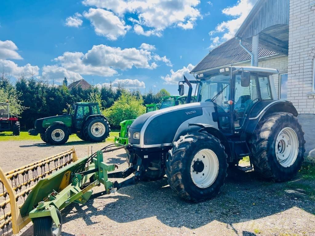 Valtra T 121 HT Tractoren